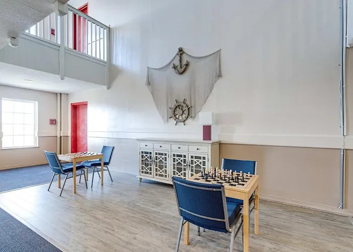Just Imagine! Newly Renovated Ocean View 1br-1 Ba Apartment