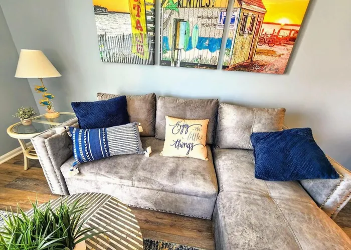 Just Imagine! Newly Renovated Ocean View 1br-1 Ba Apartment