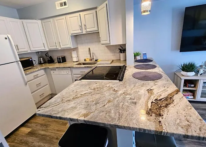 Just Imagine! Newly Renovated Ocean View 1br-1 Ba