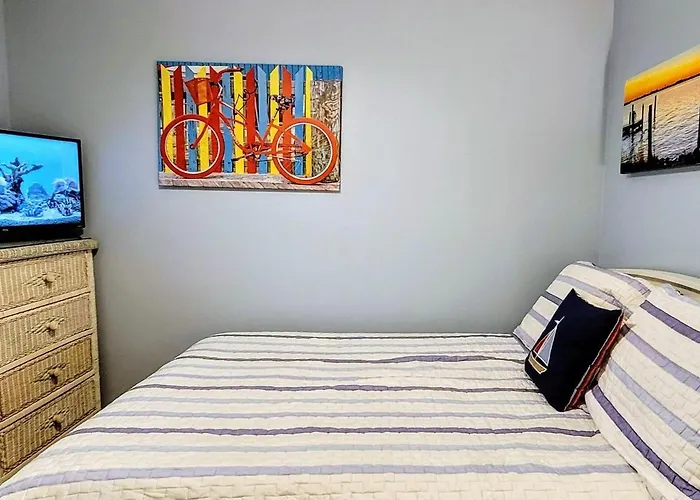 Just Imagine! Newly Renovated Ocean View 1br-1 Ba *
