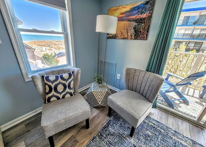 Just Imagine! Newly Renovated Ocean View 1br-1 Ba Apartment
