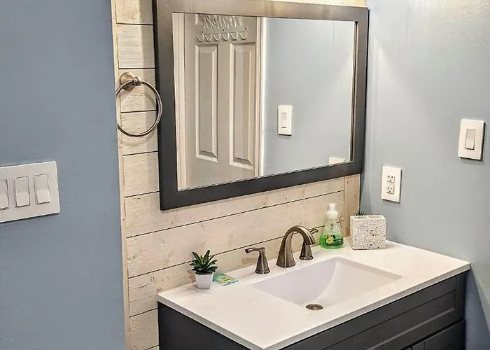 Just Imagine! Newly Renovated Ocean View 1br-1 Ba *